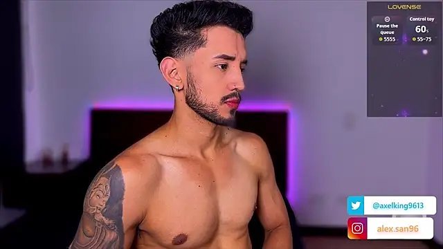 Snapshot of AxelKing1326 chatting on 10.11.25 AxelKing1326 online show from 10.11.25