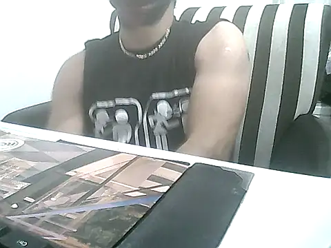 Snapshot of MezaRDanOnLineee chatting on 12.23.24 MezaRDanOnLineee online show from 12.23.24