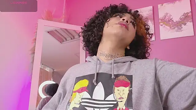 foxxy-lov3 online show from 10.20.25