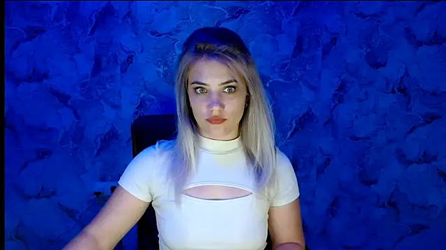 Snapshot of nika_gold1 chatting on 09.11.25 nika gold1 online show from 09.11.25