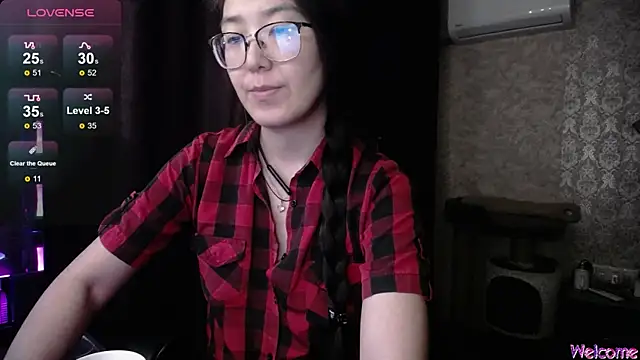 Snapshot of Brightssmiles chatting on 09.16.25 Brightssmiles online show from 09.16.25