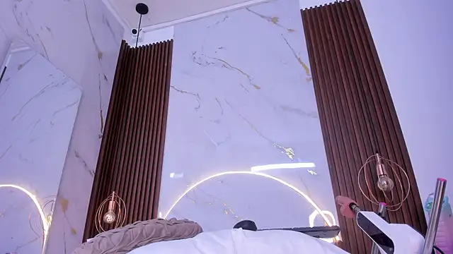 danisaenz  online show from 03.03.25