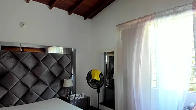 sofhiaa adaams online show from 01.11.25