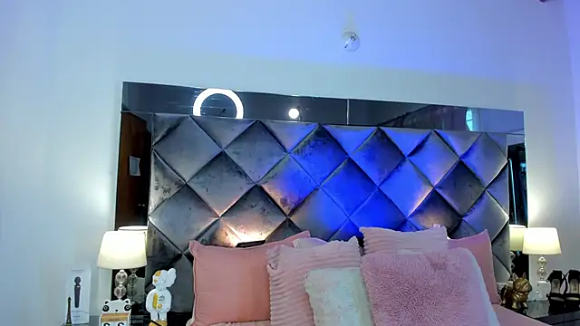 sofhiaa adaams online show from 02.25.25