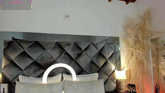 sofhiaa adaams online show from 11.11.25