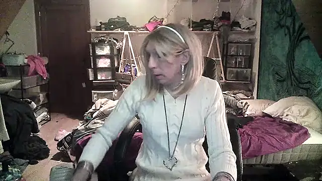 Ombeline1 online show from 01.14.25