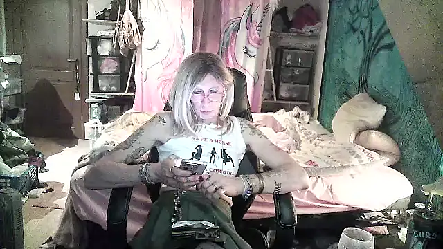 Ombeline1 online show from 01.24.25
