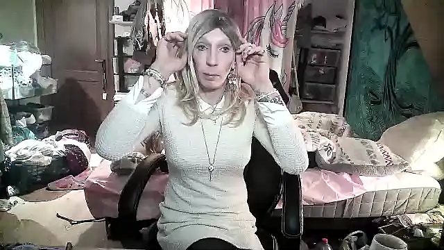 Ombeline1 online show from 01.28.25
