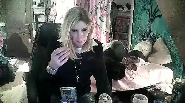Ombeline1 online show from 01.30.25