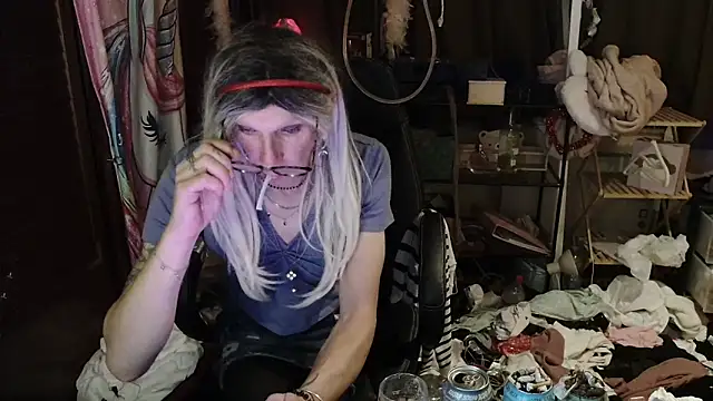 Ombeline1 online show from 10.12.25