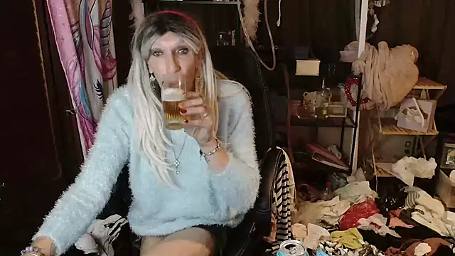 Ombeline1 online show from 10.14.25