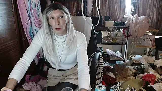 Ombeline1 online show from 10.19.25