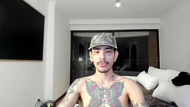 Snapshot of carti02 chatting on 02.06.25 carti02 online show from 02.06.25