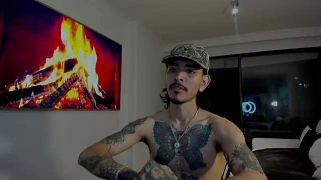 Snapshot of carti02 chatting on 02.19.25 carti02 online show from 02.19.25