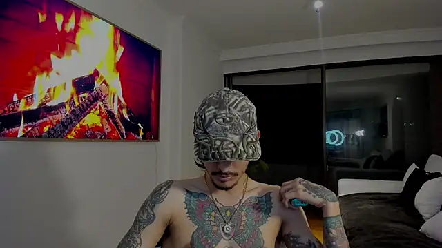 Snapshot of carti02 chatting on 02.19.25 carti02 online show from 02.19.25