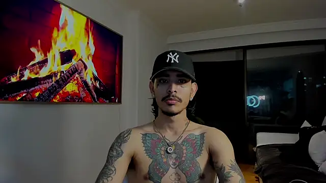 Snapshot of carti02 chatting on 02.20.25 carti02 online show from 02.20.25