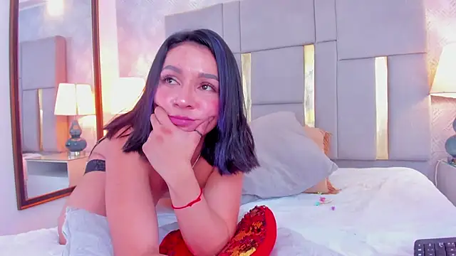 Snapshot of Camilaa_Sanchez_ chatting on 01.11.25 Camilaa Sanchez online show from 01.11.25