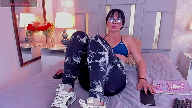 Snapshot of Camilaa_Sanchez_ chatting on 01.31.25 Camilaa Sanchez online show from 01.31.25
