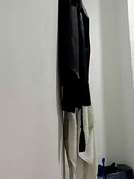 Snapshot of Lia_Hurley chatting on 12.21.24 Lia Hurley online show from 12.21.24