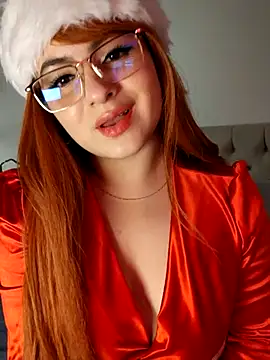 Snapshot of Lia_Hurley chatting on 12.24.24 Lia Hurley online show from 12.24.24