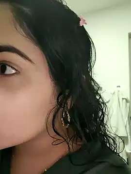 Snapshot of Lia_Hurley chatting on 01.17.25 Lia Hurley online show from 01.17.25