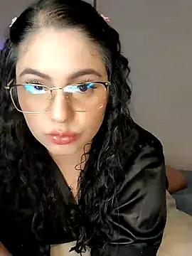 Snapshot of Lia_Hurley chatting on 01.27.25 Lia Hurley online show from 01.27.25