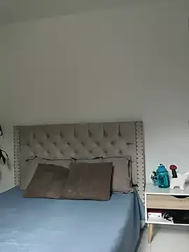 Snapshot of Lia_Hurley chatting on 01.28.25 Lia Hurley online show from 01.28.25