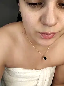 Snapshot of Lia_Hurley chatting on 02.20.25 Lia Hurley online show from 02.20.25