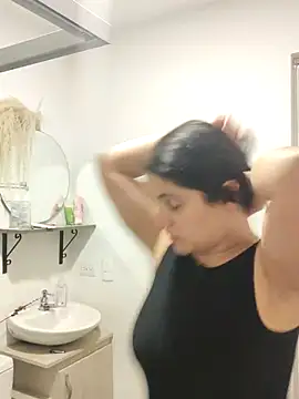 Snapshot of Lia_Hurley chatting on 02.28.25 Lia Hurley online show from 02.28.25