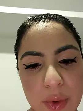 Snapshot of Lia_Hurley chatting on 03.05.25 Lia Hurley online show from 03.05.25