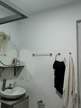 Snapshot of Lia_Hurley chatting on 03.15.25 Lia Hurley online show from 03.15.25