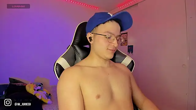 Snapshot of AustinSummerr chatting on 01.08.25 AustinSummerr online show from 01.08.25
