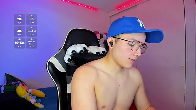 Snapshot of AustinSummerr chatting on 01.21.25 AustinSummerr online show from 01.21.25