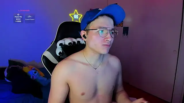 Snapshot of AustinSummerr chatting on 01.22.25 AustinSummerr online show from 01.22.25