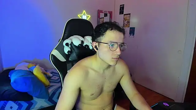 Snapshot of AustinSummerr chatting on 01.25.25 AustinSummerr online show from 01.25.25