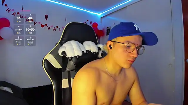 Snapshot of AustinSummerr chatting on 02.17.25 AustinSummerr online show from 02.17.25