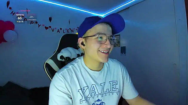 Snapshot of AustinSummerr chatting on 02.18.25 AustinSummerr online show from 02.18.25
