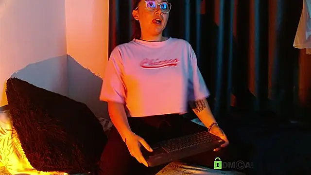 Hot Candy  online show from 09.18.25