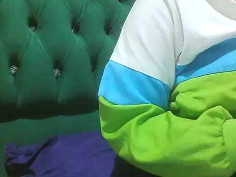 Snapshot of Sexy_Riri chatting on 09.18.25 Sexy Riri online show from 09.18.25