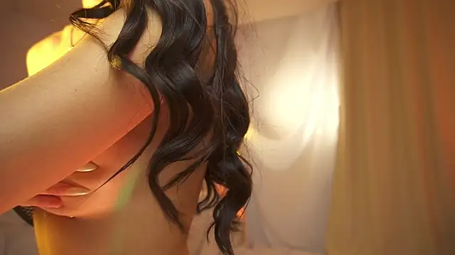 Snapshot of arizonasunrise chatting on 12.19.24 arizonasunrise online show from 12.19.24