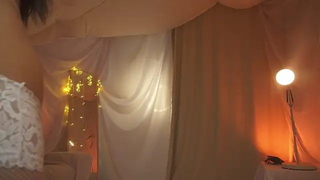 Snapshot of arizonasunrise chatting on 02.18.25 arizonasunrise online show from 02.18.25