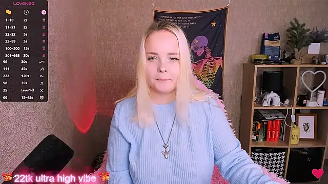 Snapshot of flower_sarah_ chatting on 01.30.25 flower sarah online show from 01.30.25