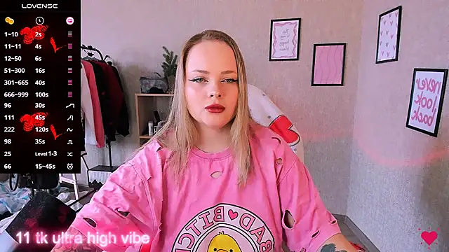 Snapshot of flower_sarah_ chatting on 03.19.25 flower sarah online show from 03.19.25