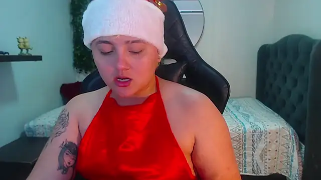 Snapshot of isabeautyx19 chatting on 12.24.24 isabeautyx19 online show from 12.24.24