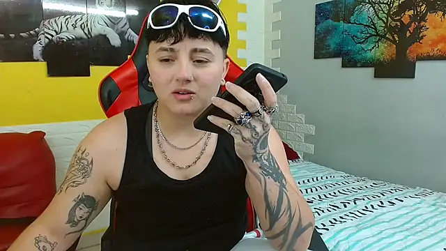 isabeautyx19 online show from 10.27.25