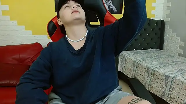 isabeautyx19 online show from 11.25.25