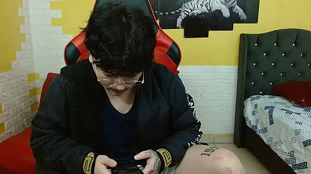 isabeautyx19 online show from 12.18.25