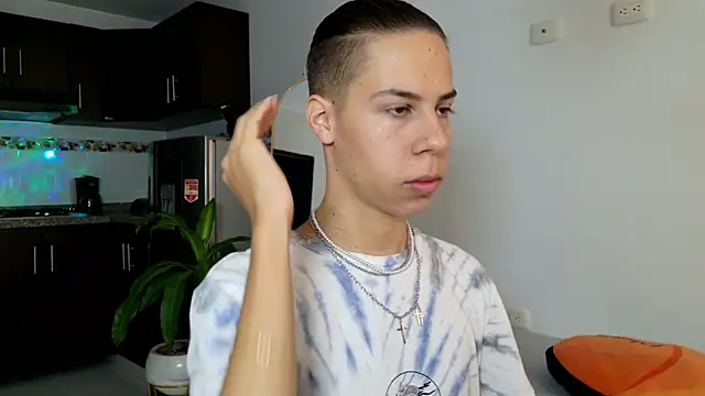 grey   27 online show from 02.08.25