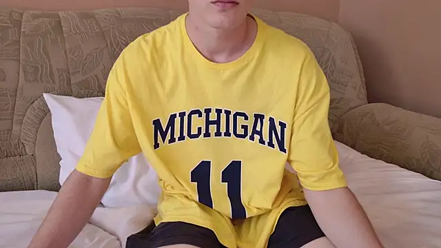 callmenineoneseven online show from 09.09.25