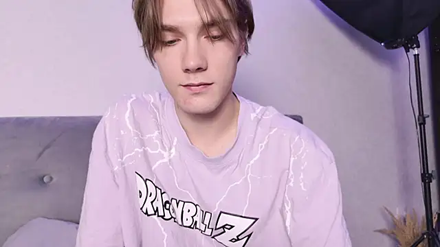 callmenineoneseven online show from 10.02.25